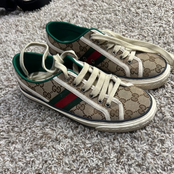 Gucci sneakers - Picture 1 of 2